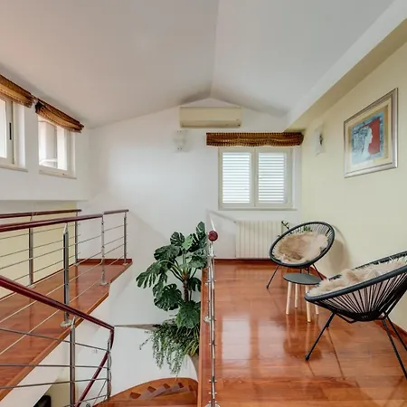 Apartment Luxury Galla